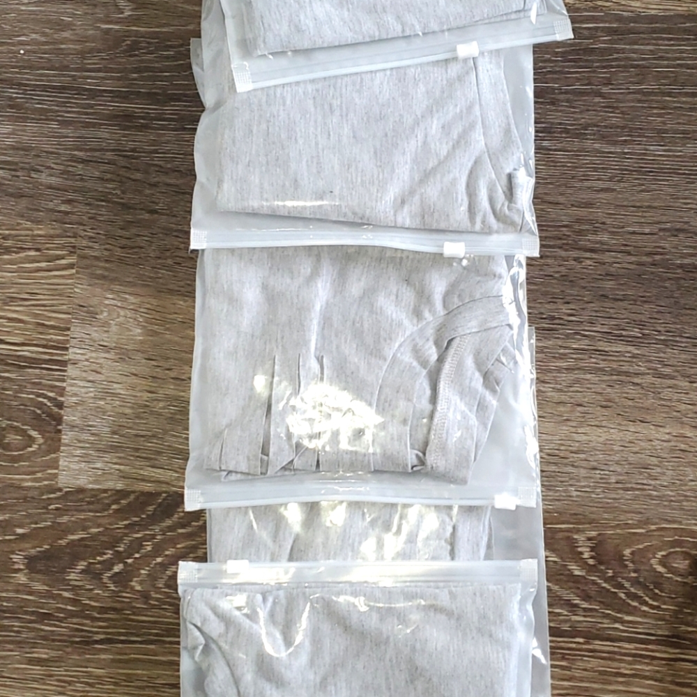 Gray Crop Top Ripped Cutout 😍 - Picture 4 of 6